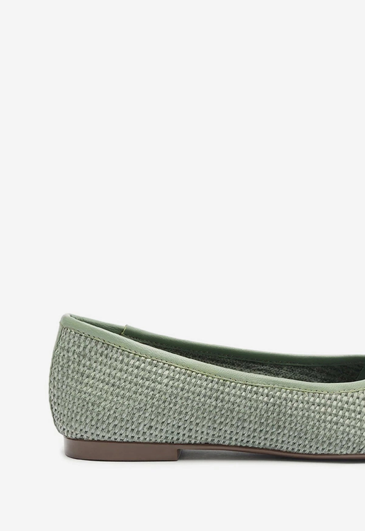 Arissa Straw Flat