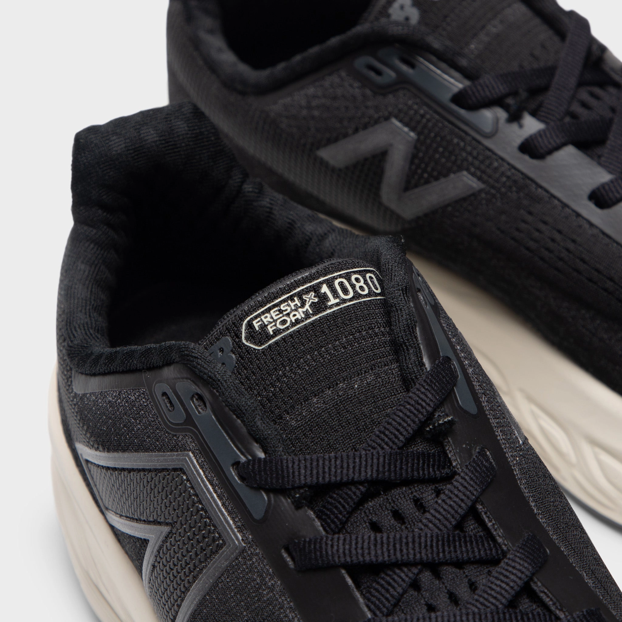 New Balance Women's Fresh Foam X 1080v14 Black / Phantom